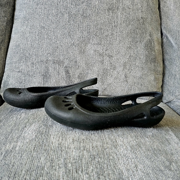 Crocs - Picture 2 of 3